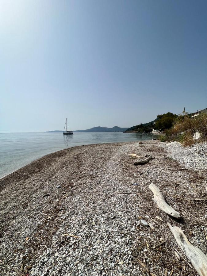 Lithino - 5min From The Apartment