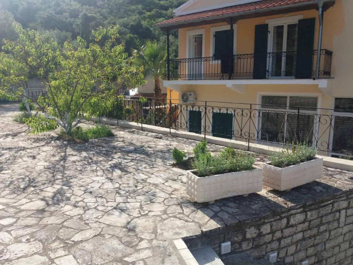 Apartment Lithino - 5min From The *
