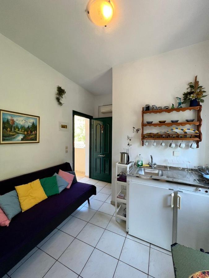 Lithino - 5min From The Apartment Agios Ioannis Peristeron (Corfu)